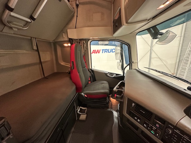Volvo FH 500 6×2 Globetrotter XL Midlift Tractor Unit