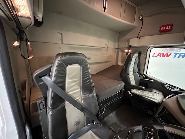Volvo FH 500 6×2 Midlift Tractor Unit