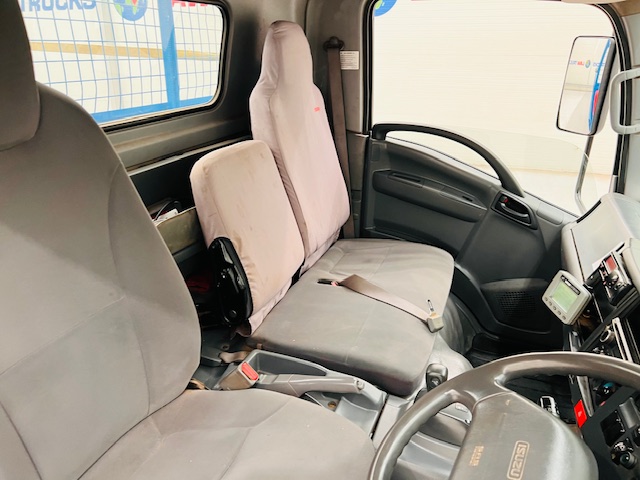 Isuzu N75 190 Day Cab Dropside
