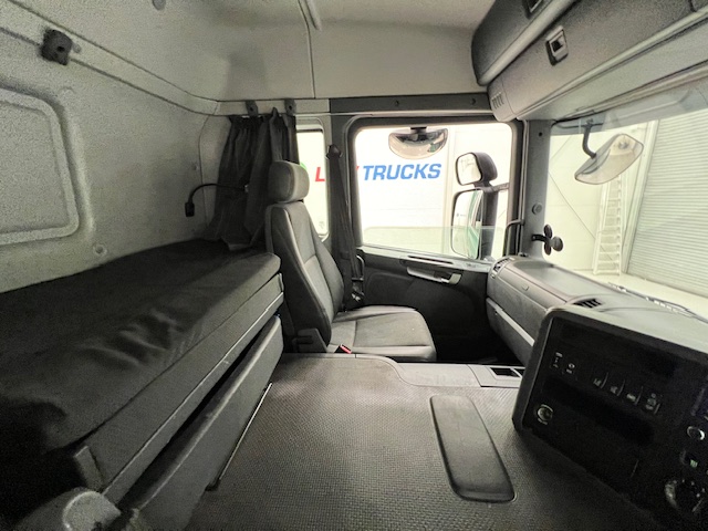 Scania P250 4×2 Sleeper Cab Box Van