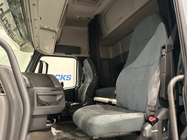 Volvo FH 460 6×2 Sleeper Cab Tractor Unit