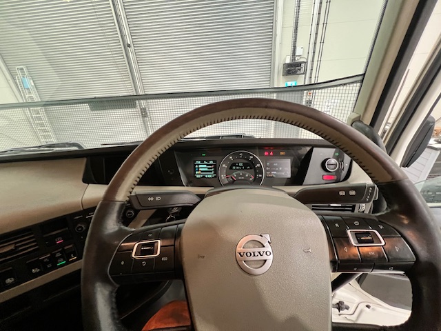 Volvo FH 500 6×2 Sleeper Cab Tractor Unit