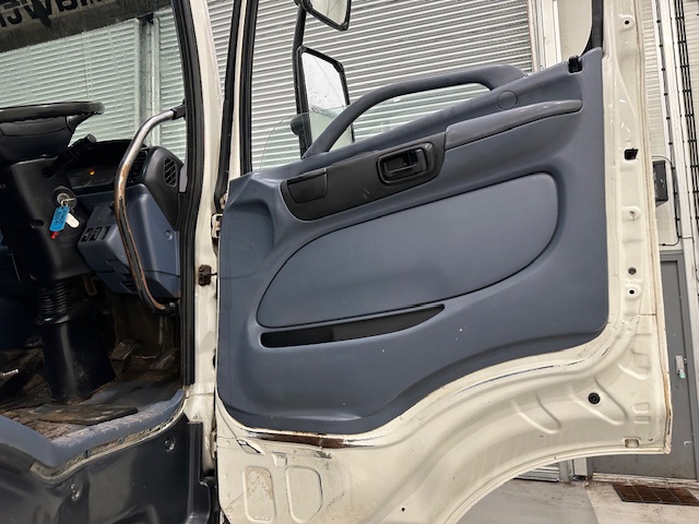 Hino 700 3241 8×4 Sleeper Cab Steel Tipper Grab