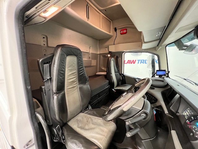 Volvo FH 500 6×2 Midlift Tractor Unit