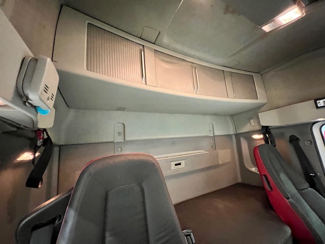 Volvo FH 500 6×2 Midlift Tractor Unit