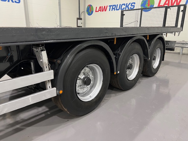 Scania R420 8×2 Rear Lift Brick Grab Drawbar