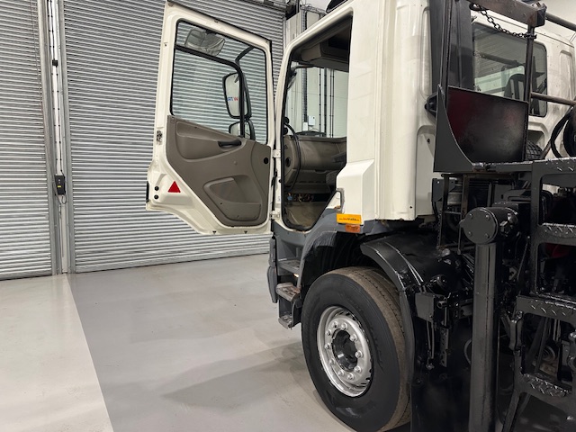 DAF CF75 310 6×4 Day Cab Steel Tipper Grab