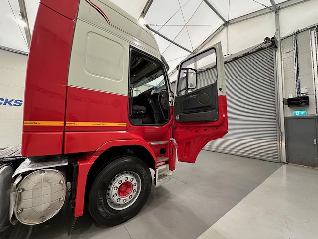 Volvo FH 500 6×2 Midlift Tractor Unit