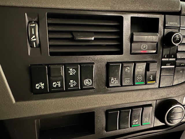 Volvo FH 500 6×2 Midlift Tractor Unit