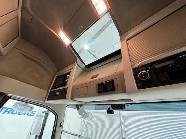 Volvo FH 500 6×2 Sleeper Cab Tractor Unit PTO
