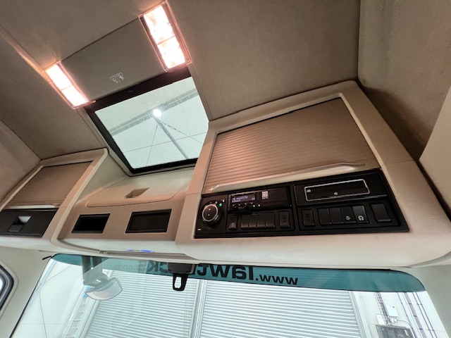 Volvo FH 460 6×2 Midlift Tractor Unit