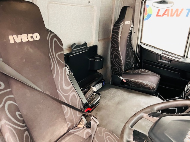 Iveco Stralis 310 Euro 6 6×2 Flatbed Brick Grab