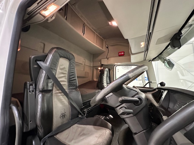 Volvo FH 500 6×2 Midlift Tractor Unit