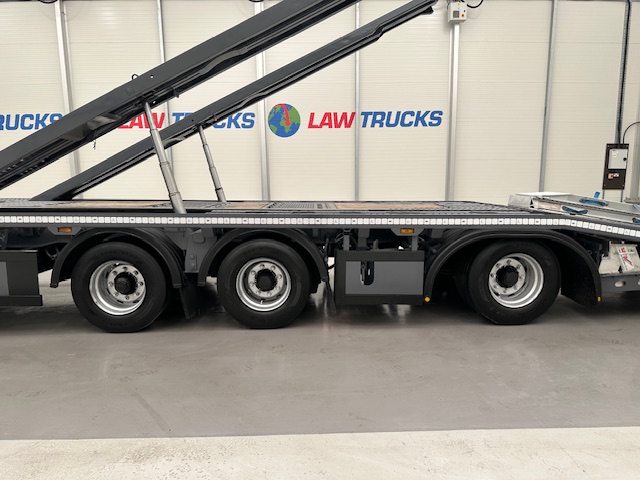 SDC Tri Axle Kicker Vehicle Carrier Lowloader