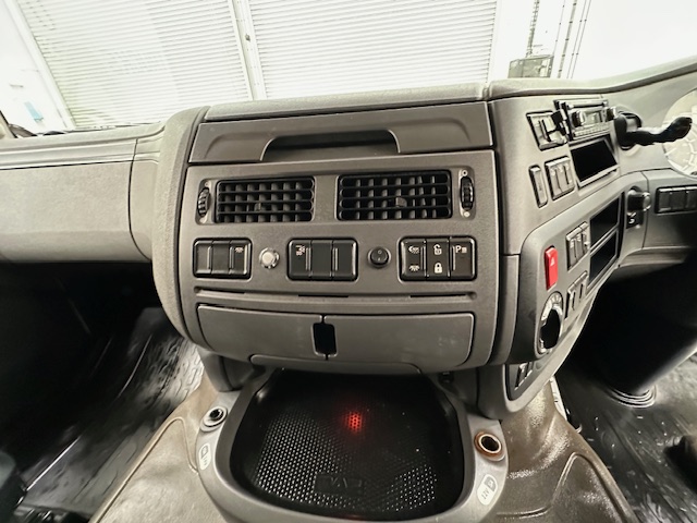 DAF XF 480 6×2 Midlift Tractor Unit