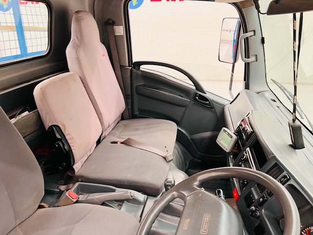 Isuzu N75 190 Day Cab Dropside