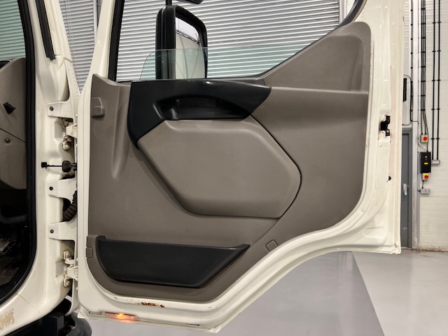 DAF LF55 220 Day Cab Dropside Brick Grab