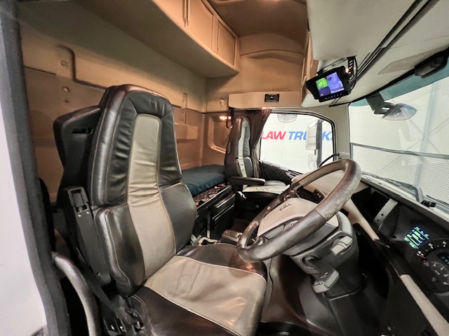 Volvo FH 500 6×2 Sleeper Cab Tractor Unit