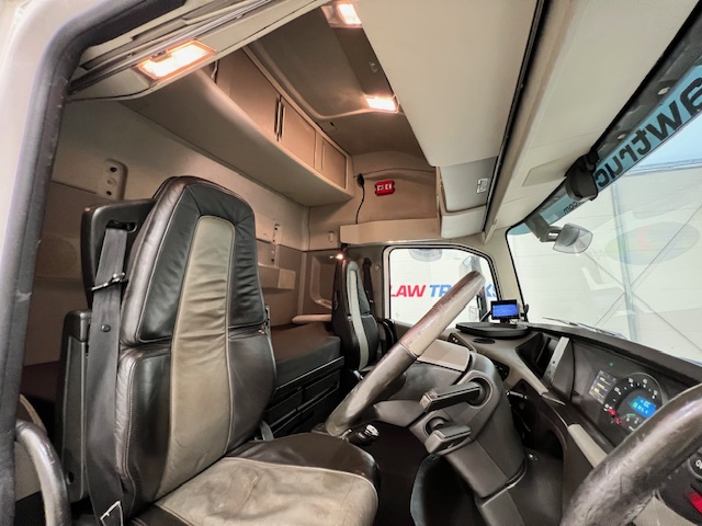 Volvo FH 500 6×2 Midlift Tractor Unit