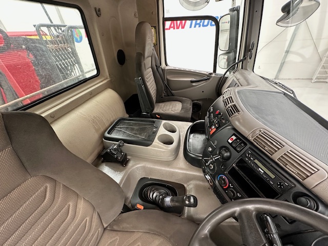 DAF CF85 410 8×4 Day Cab Steel Tipper Grab
