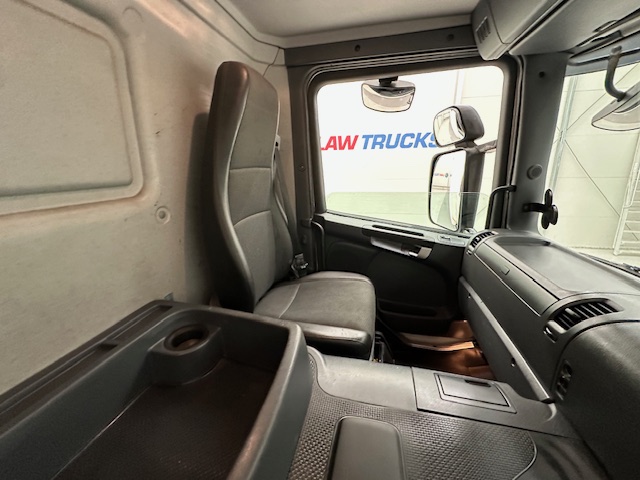 Scania P280 6×2 Rear Lift Day Cab Fridge Box