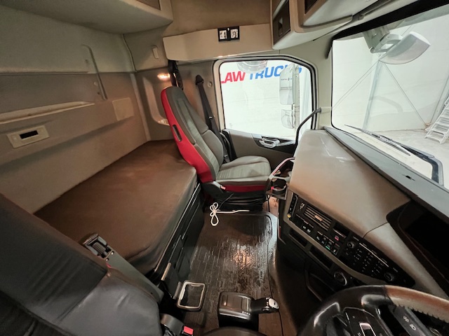 Volvo FH 500 6×2 Midlift Tractor Unit