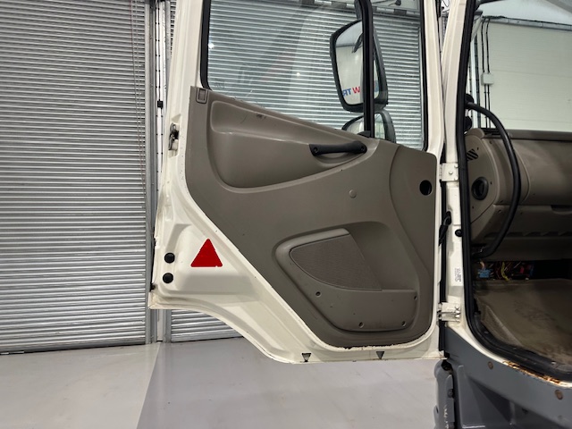 DAF CF75 310 6×4 Day Cab Steel Tipper Grab