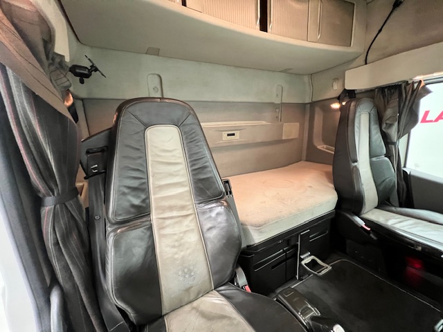 Volvo FH 500 6×2 Midlift Tractor Unit