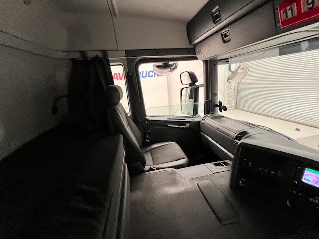 Scania P250 4×2 Sleeper Cab Box Van