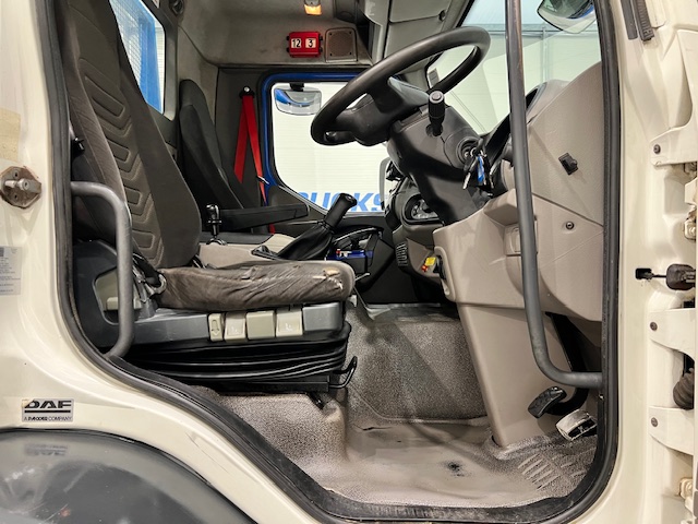 DAF LF55 220 Day Cab Dropside Brick Grab