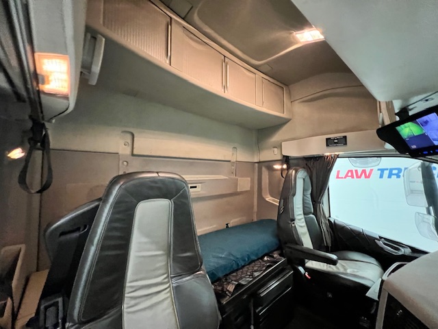Volvo FH 500 6×2 Sleeper Cab Tractor Unit