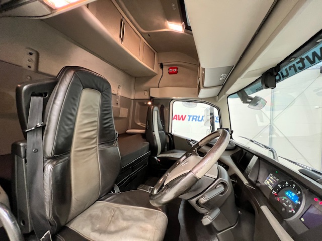 Volvo FH 500 6×2 Midlift Tractor Unit