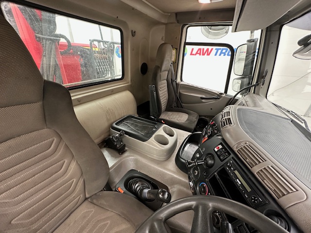 DAF CF85 410 8×4 Day Cab Steel Tipper Grab