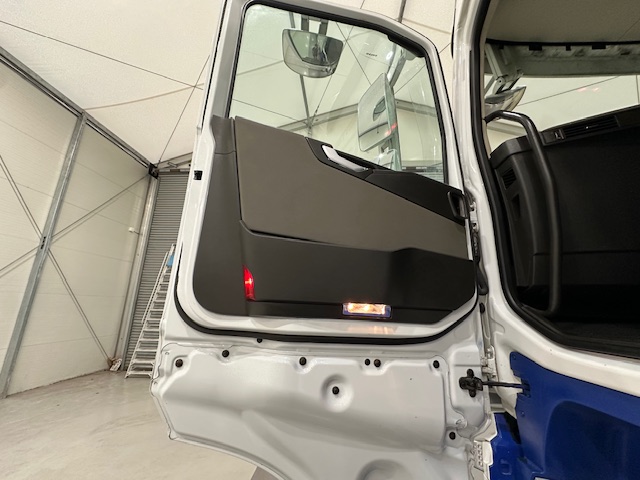 Volvo FH 500 6×2 Midlift Tractor Unit