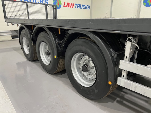 Scania R420 8×2 Rear Lift Brick Grab Drawbar