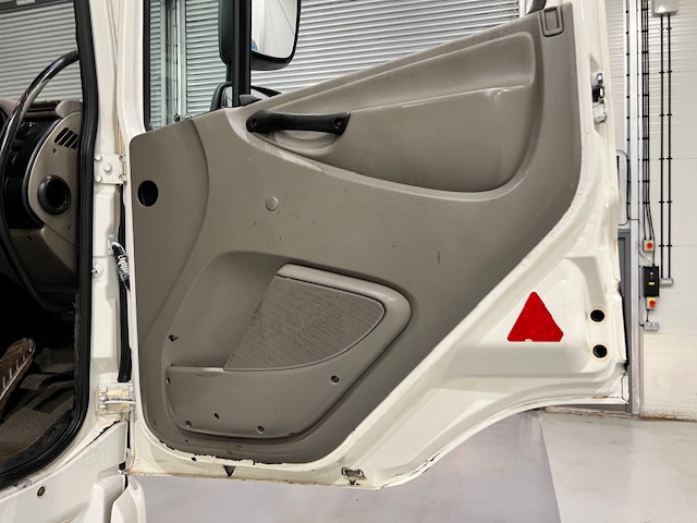 DAF CF85 360 8×4 Day Cab Steel Tipper Grab