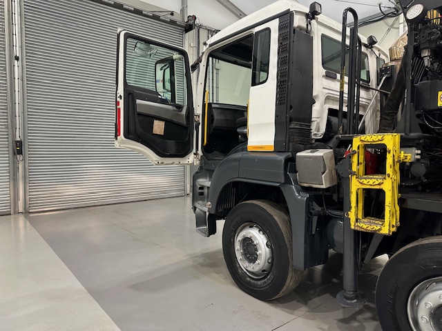 MAN TGS 35.360 8×4 Day Cab Steel Tipper Grab