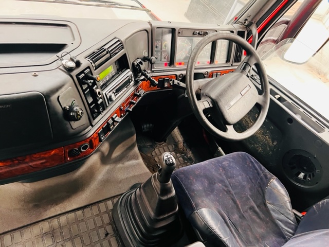 Volvo FH12 420 4×2 GTXL Tractor Unit