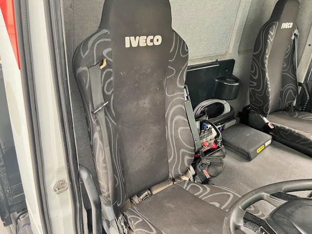 Iveco Stralis 310 6×2 Dropside Brick Grab