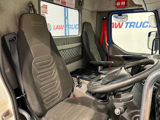 DAF LF55 220 Day Cab Dropside Brick Grab