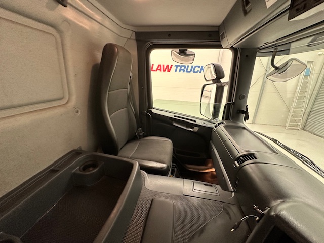 Scania P280 6×2 Rear Lift Day Cab Fridge Box