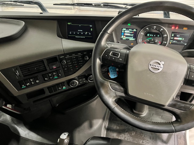 Volvo FH 500 6×2 Midlift Tractor Unit