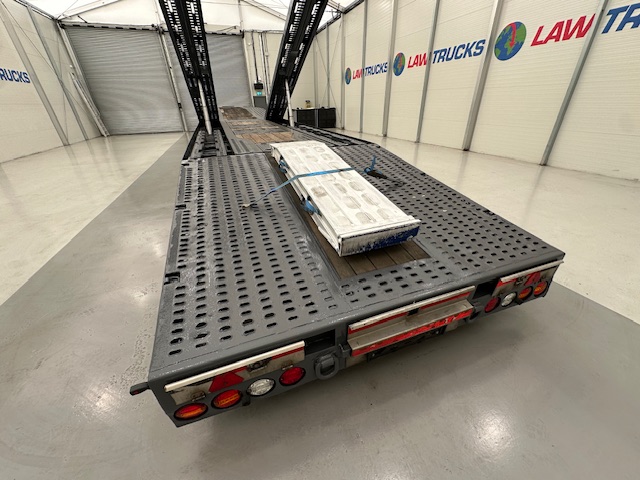 SDC Tri Axle Kicker Vehicle Carrier Lowloader