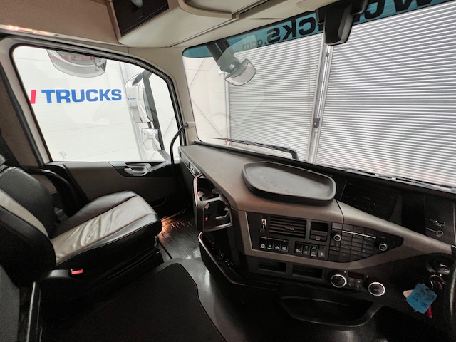 Volvo FH 500 6×2 Midlift Tractor Unit