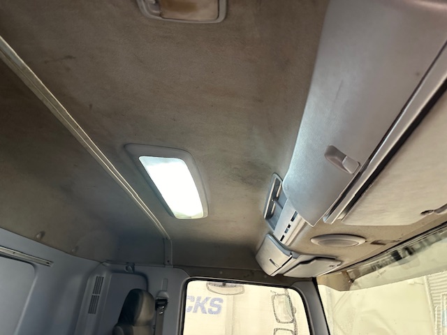 Hino 700 3241 8×4 Sleeper Cab Steel Tipper Grab