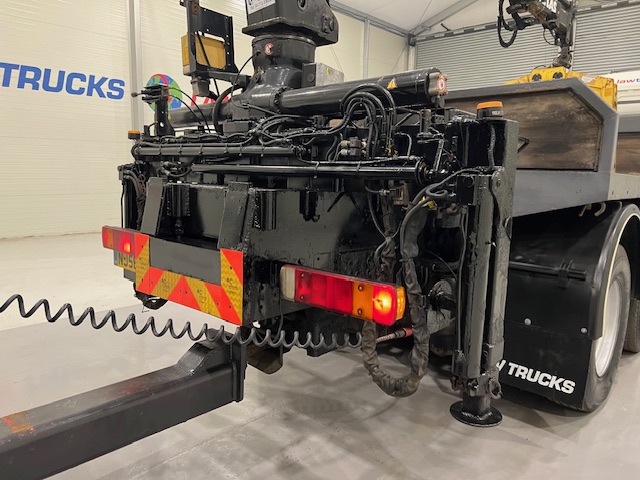 Scania R420 8×2 Rear Lift Brick Grab Drawbar