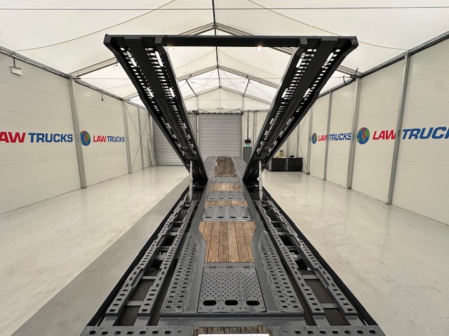 SDC Tri Axle Kicker Vehicle Carrier Lowloader
