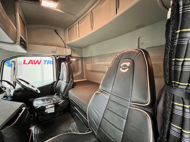 Volvo FH 500 6×2 Midlift Tractor Unit