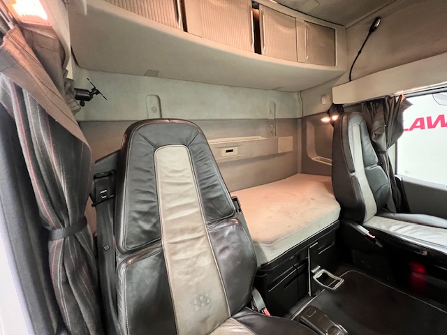 Volvo FH 500 6×2 Midlift Tractor Unit
