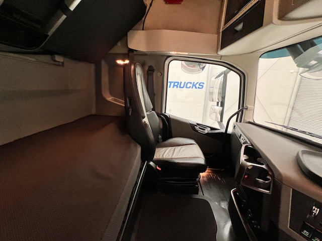 Volvo FH 500 6×2 Midlift Tractor Unit